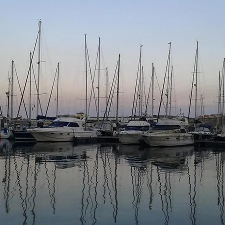 Apt Nazare בית אירוח *